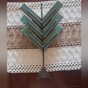 Rustic Green Metal Feather Wall Decor